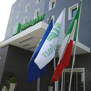 Отель Milan Nord Zara By Ihg