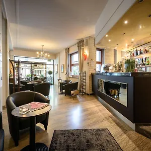 Отель Hotel Corona